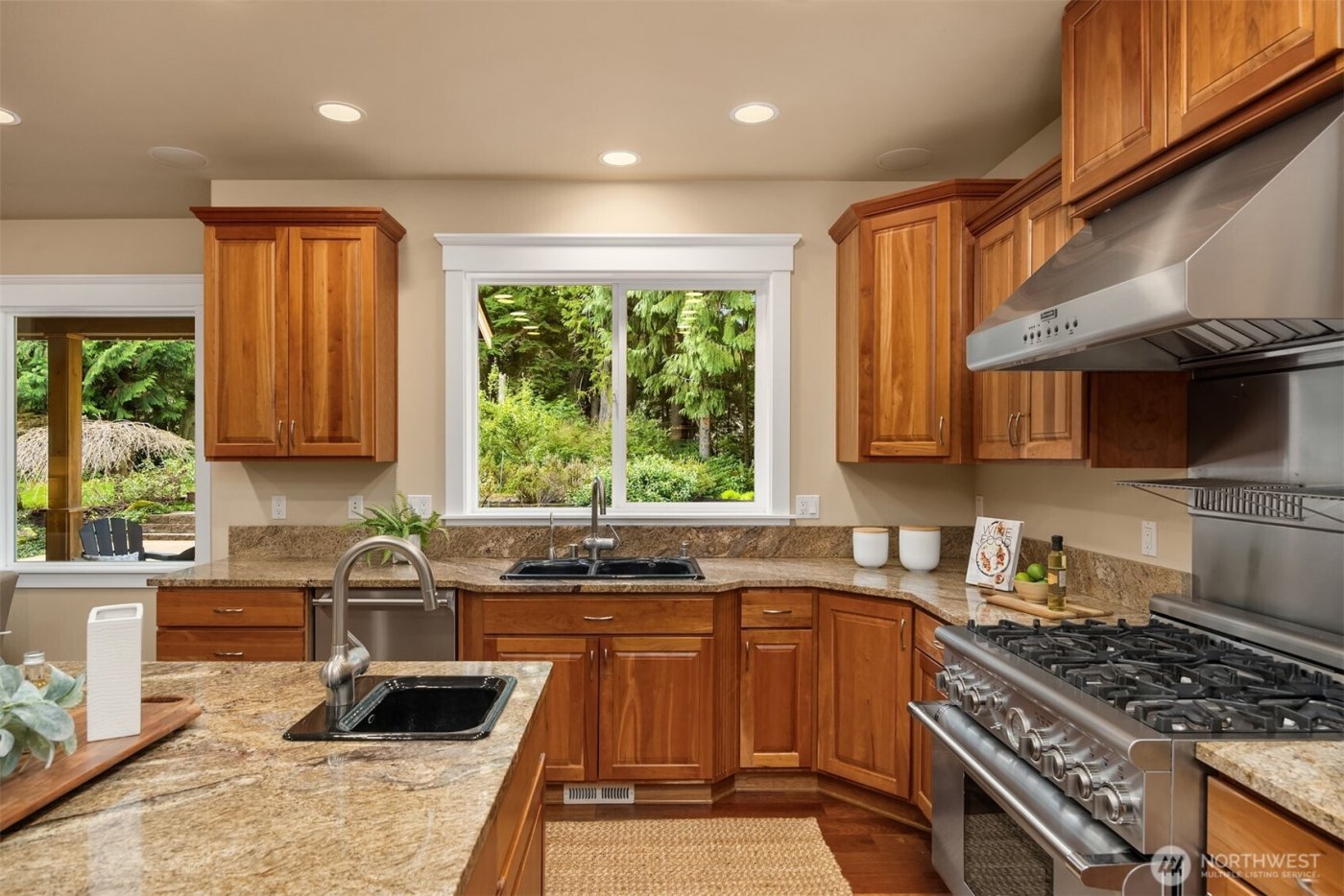 12615 Kallgren Road NE, Bainbridge Island, WA 98110