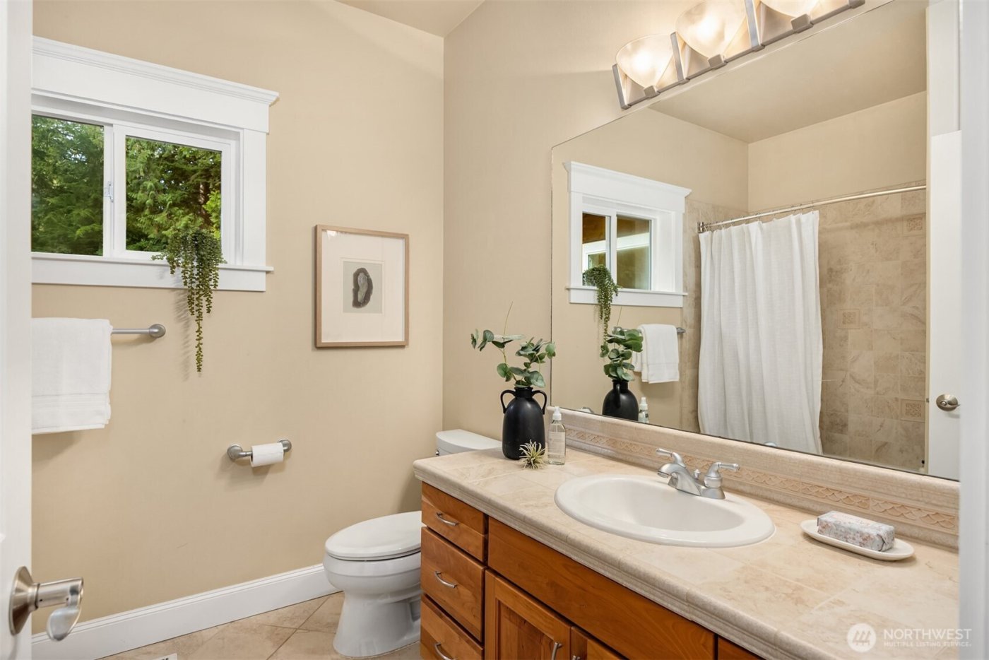 12615 Kallgren Road NE, Bainbridge Island, WA 98110