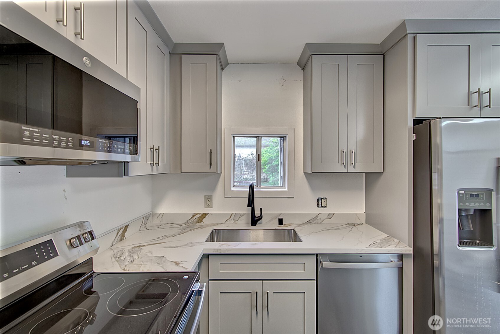 13715 45th Avenue S, Tukwila, WA 98168-3255