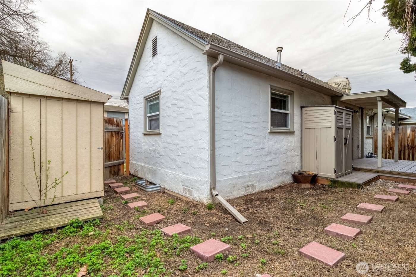 415 SE 5th Street , College Place, WA 99324