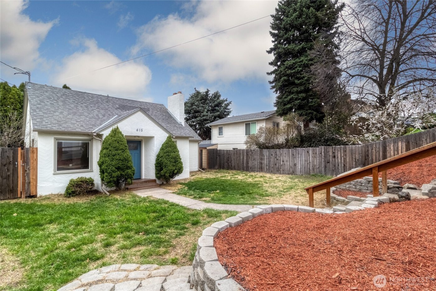 415 SE 5th Street , College Place, WA 99324