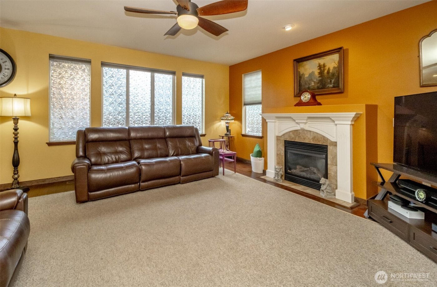 6977 Flute Street SE, Lacey, WA 98513