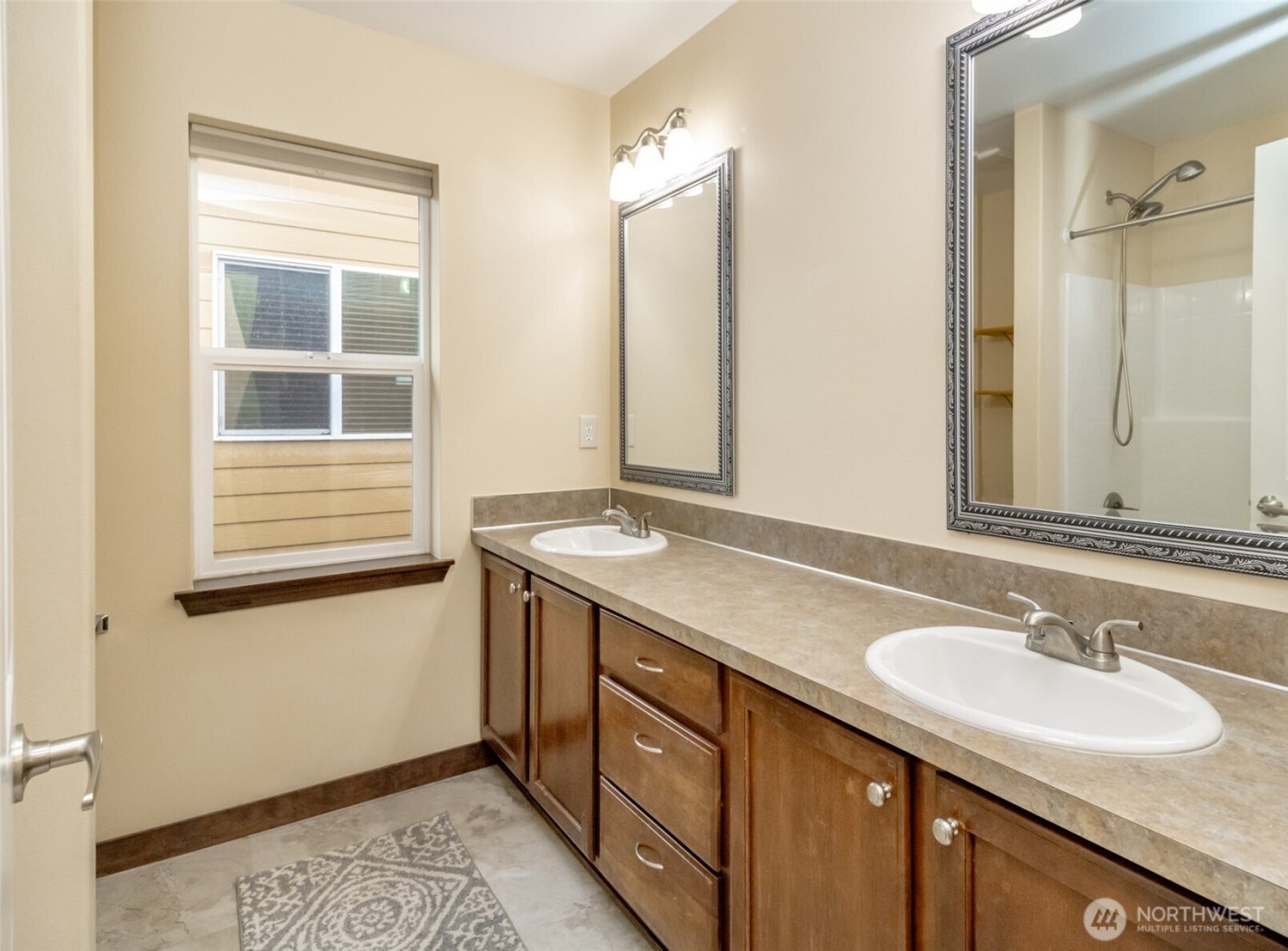 6977 Flute Street SE, Lacey, WA 98513