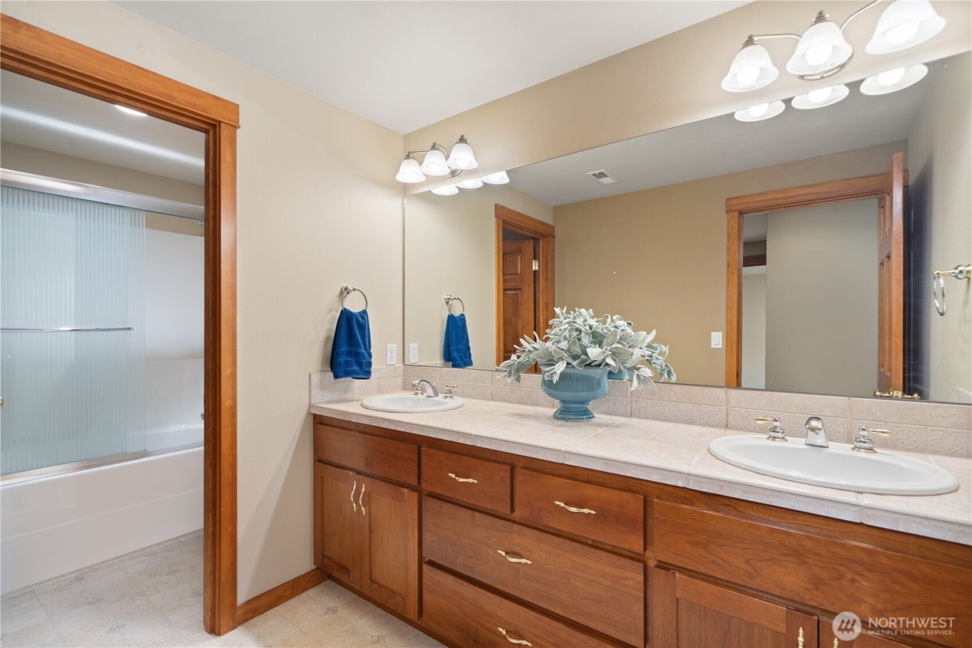 807 E Maberry Drive , Lynden, WA 98264