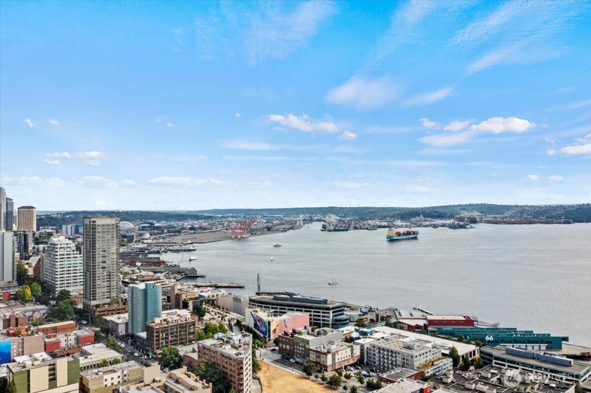 121 Vine Street #1404, Seattle, WA 98121