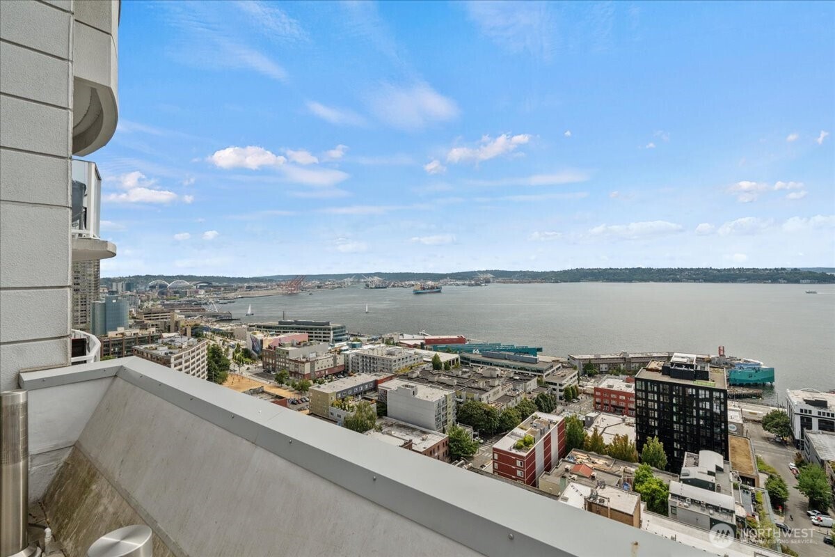 121 Vine Street #1404, Seattle, WA 98121
