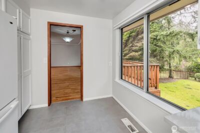 3065 124th Avenue NE, Bellevue, WA 98005-1621 - Photo 11