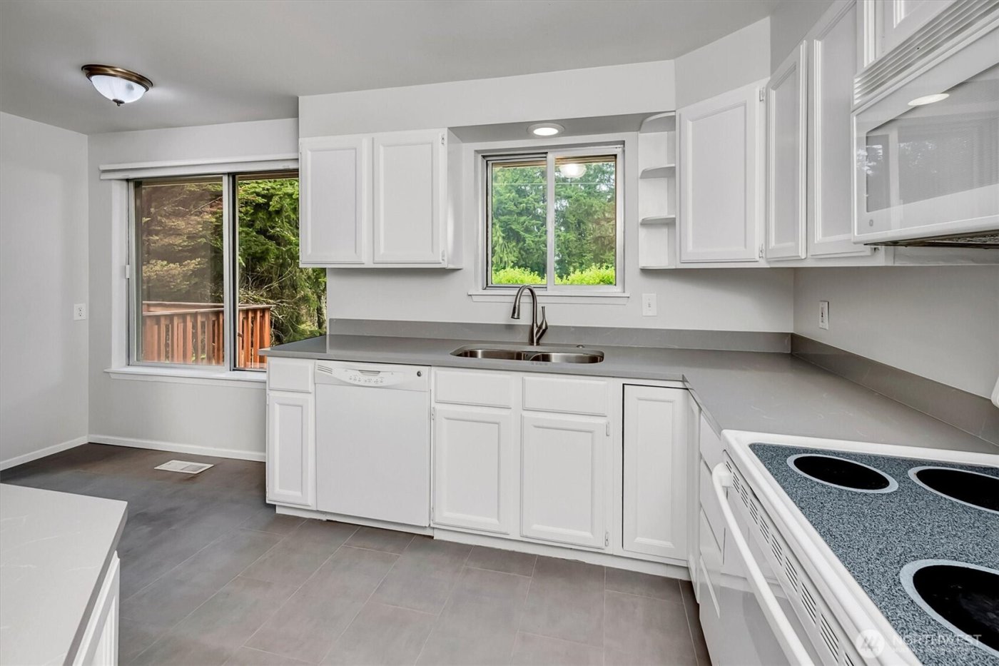 3065 124th Avenue NE, Bellevue, WA 98005-1621