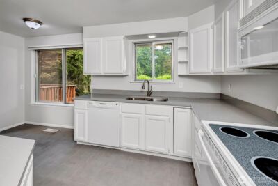 3065 124th Avenue NE, Bellevue, WA 98005-1621 - Photo 10