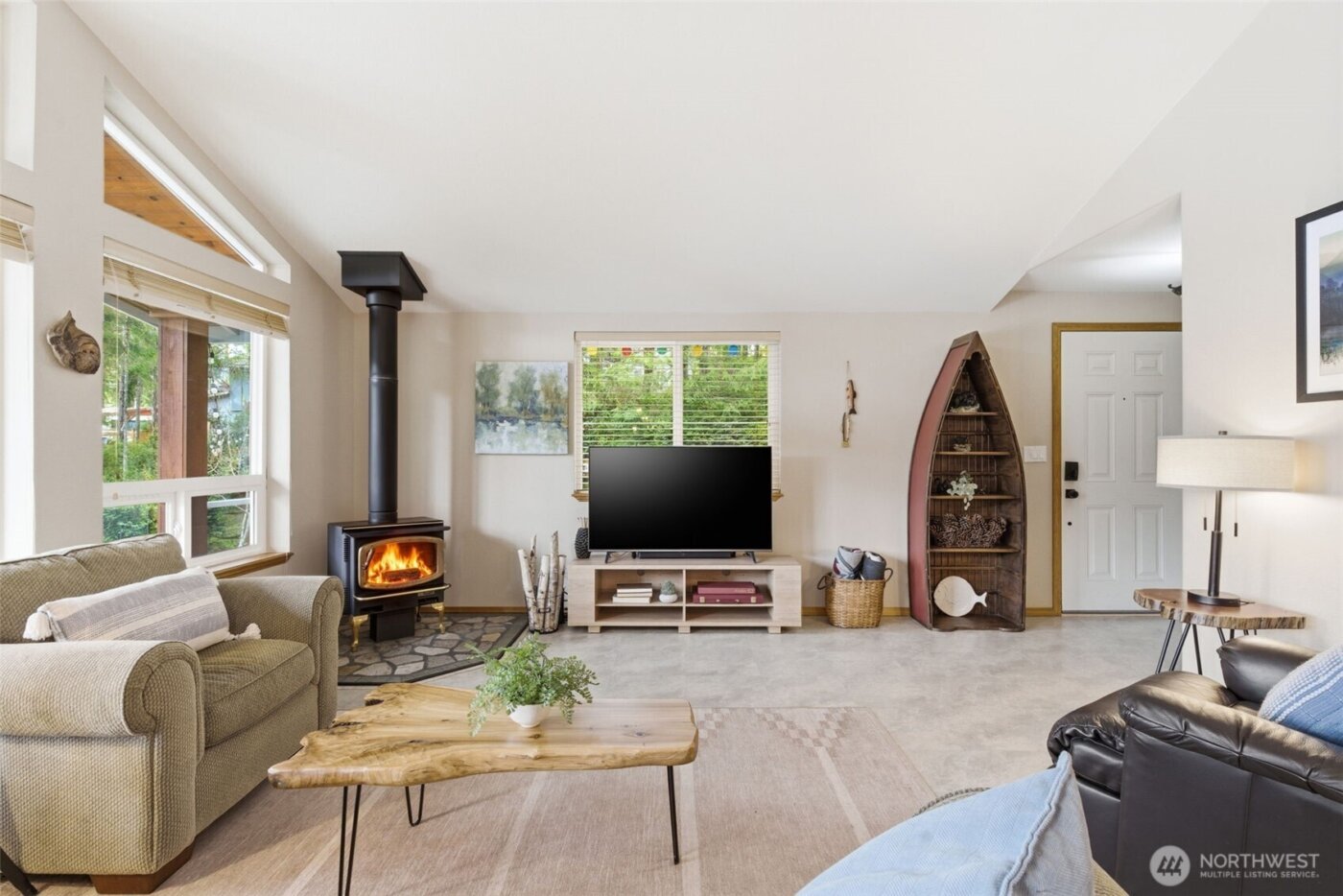 551 NE Lakeshore Drive S, Tahuya, WA 98588