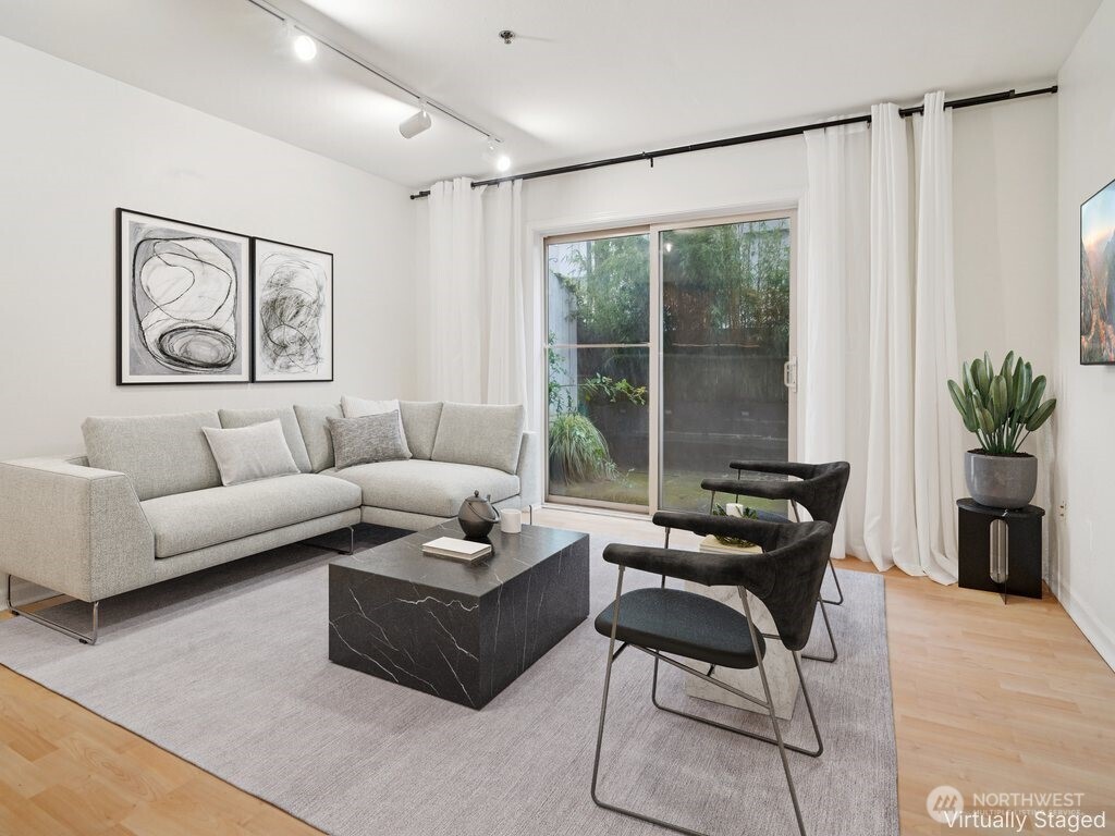 506 E Howell Street #E109, Seattle, WA 98122