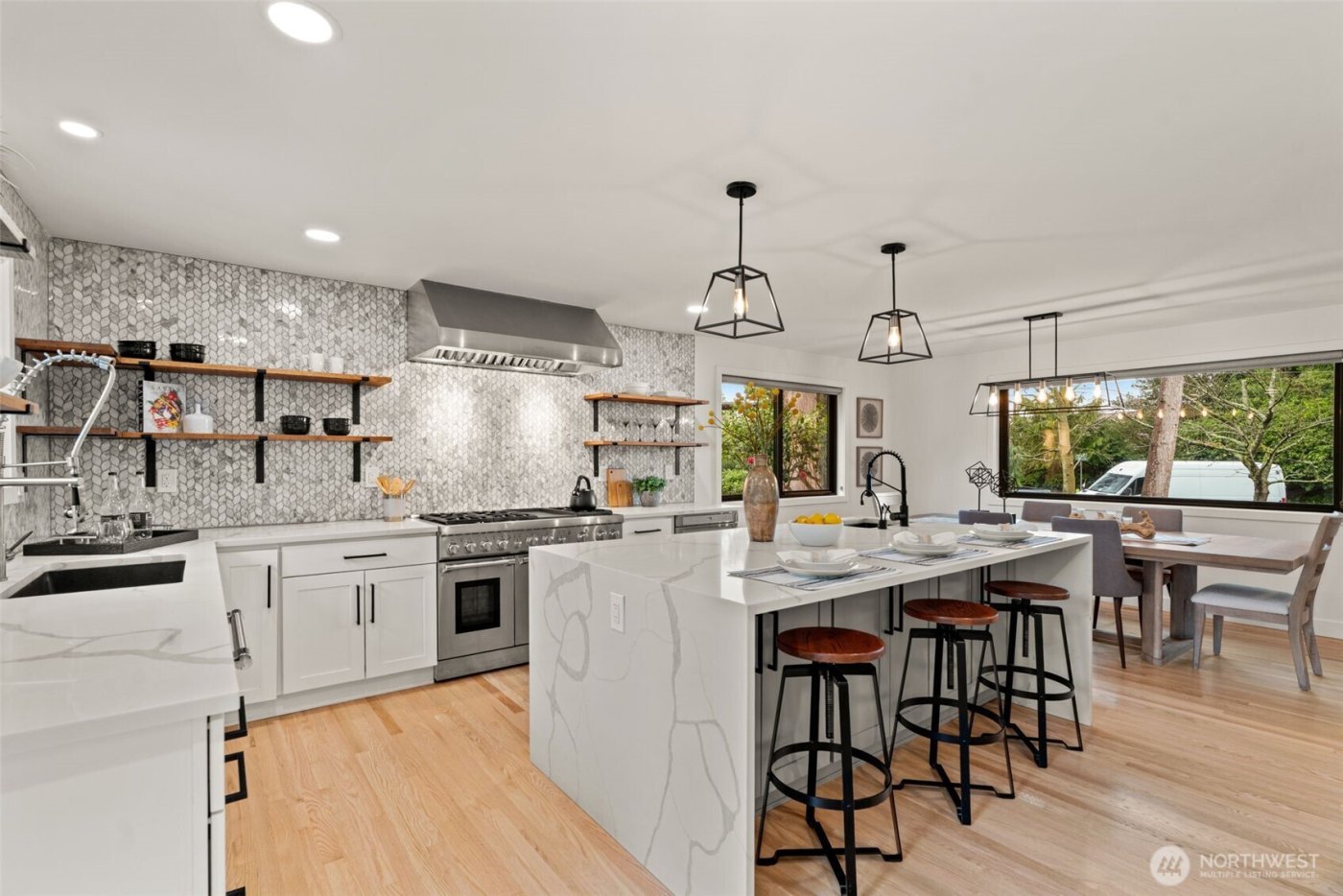 19125 94th Avenue W, Edmonds, WA 98020