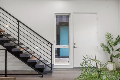 1114 26th Avenue #C, Seattle, WA 98122 - Photo 2