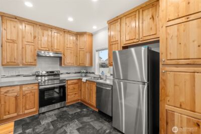 1257 SW Elzina Street , Chehalis, WA 98532 - Photo 4