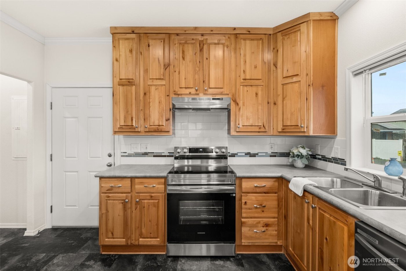 1257 SW Elzina Street , Chehalis, WA 98532