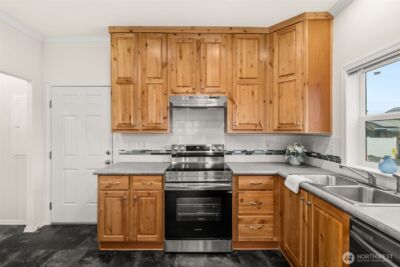 1257 SW Elzina Street , Chehalis, WA 98532 - Photo 6