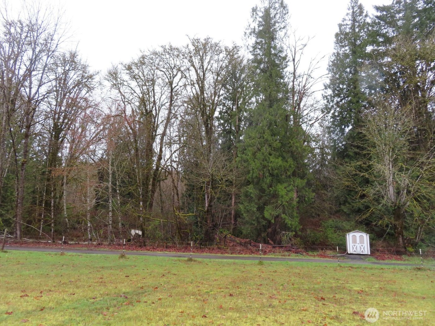 235 Anchor Road , Castle Rock, WA 98611