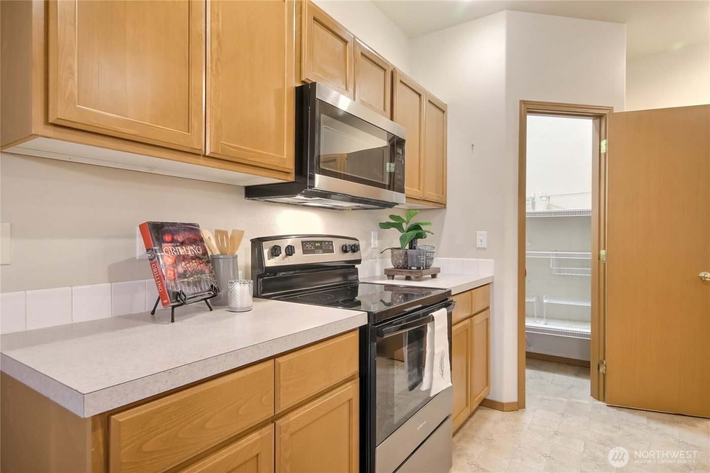 22817 SE 271st Place , Maple Valley, WA 98038