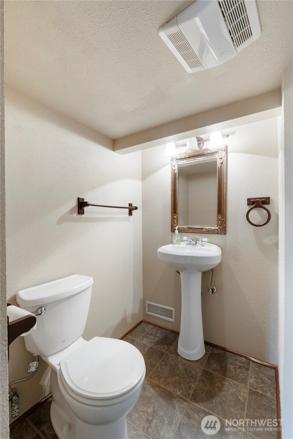 11618 Jennifer Court E, Puyallup, WA 98374