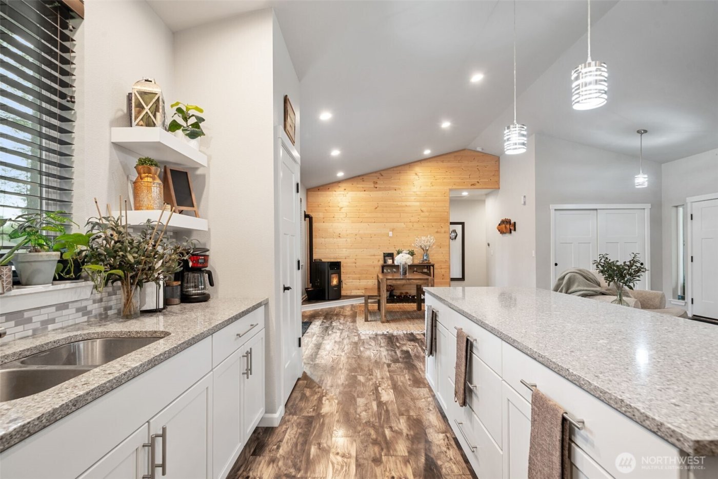 20 E Laurel Park , Union, WA 98592