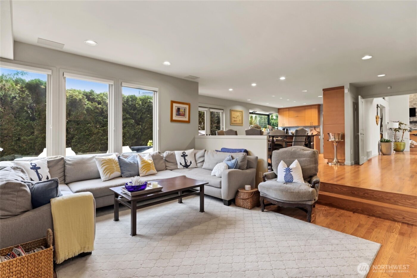 10535 NE 53rd Street , Kirkland, WA 98033