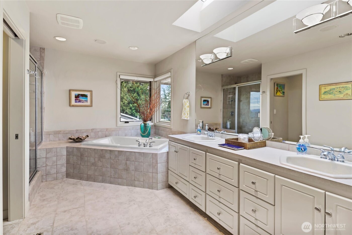 10535 NE 53rd Street , Kirkland, WA 98033