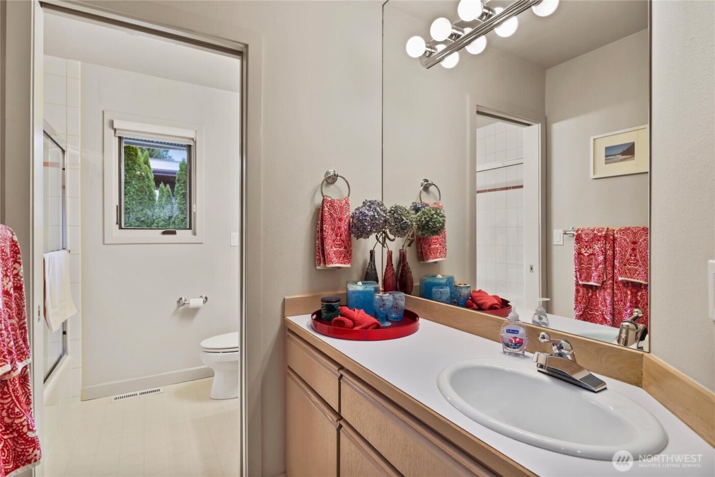 10535 NE 53rd Street , Kirkland, WA 98033