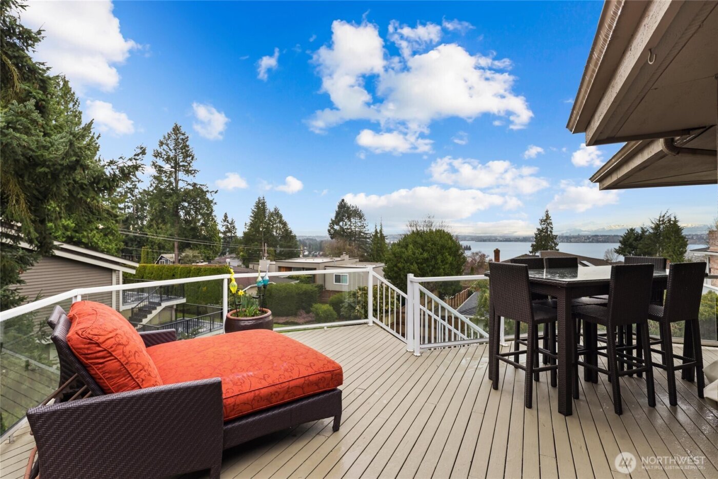 10535 NE 53rd Street , Kirkland, WA 98033