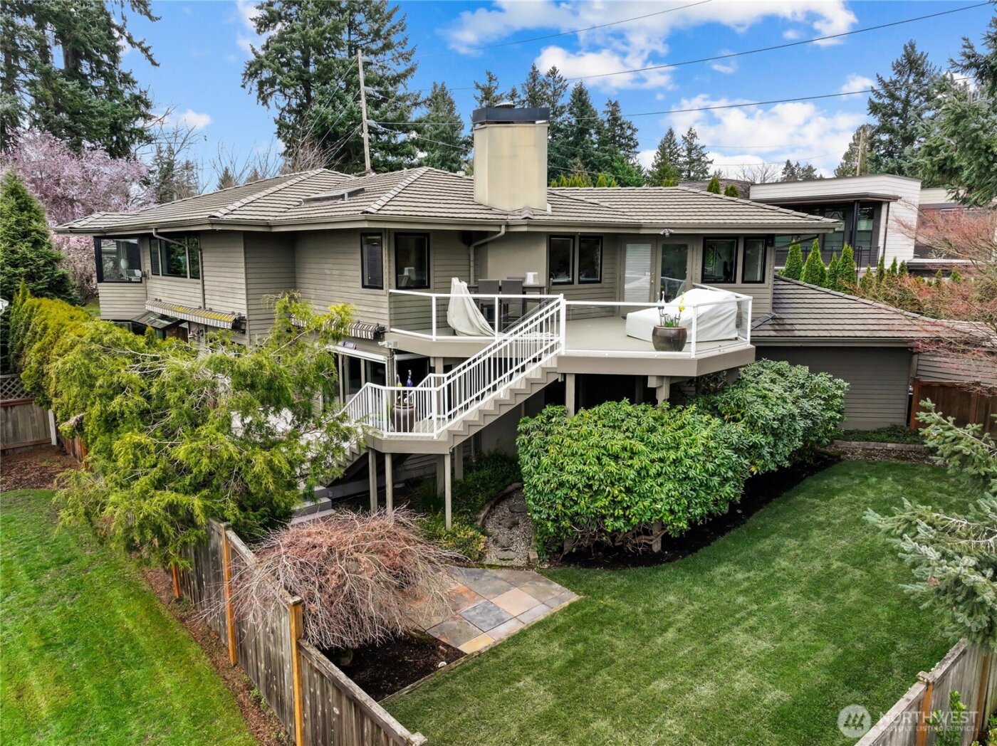 10535 NE 53rd Street , Kirkland, WA 98033