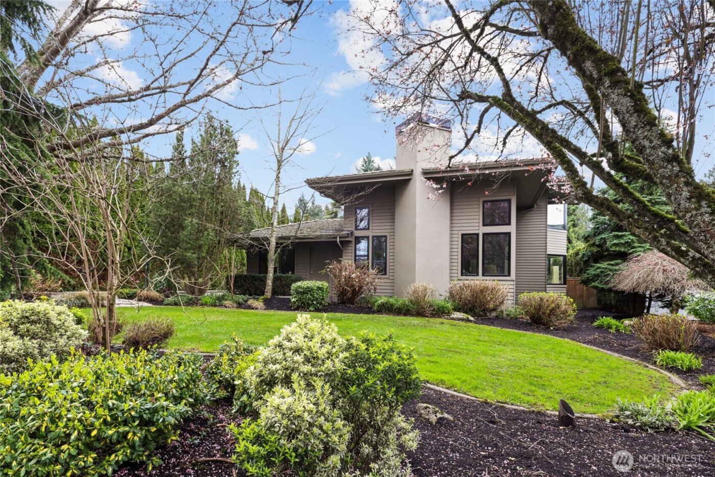 10535 NE 53rd Street , Kirkland, WA 98033