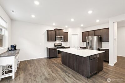 10637 187th Street , Puyallup, WA 98374 - Photo 7