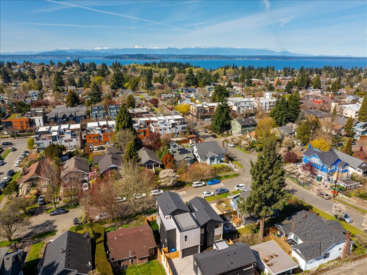 3808 42nd Avenue SW, Seattle, WA 98116