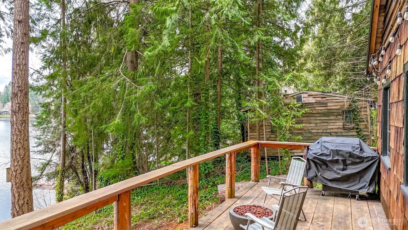 32113 Whitman Lake Drive E, Graham, WA 98338