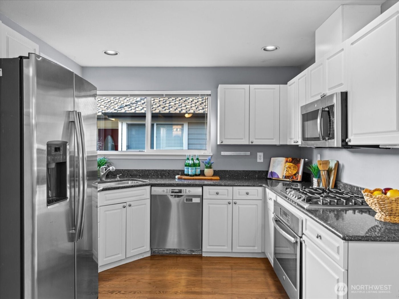 1404 NW 202nd Lane , Shoreline, WA 98177-2163