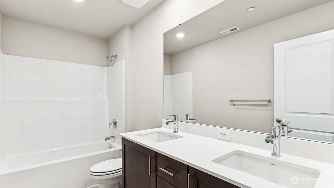 13548 NE 106th Court #30, Kirkland, WA 98033