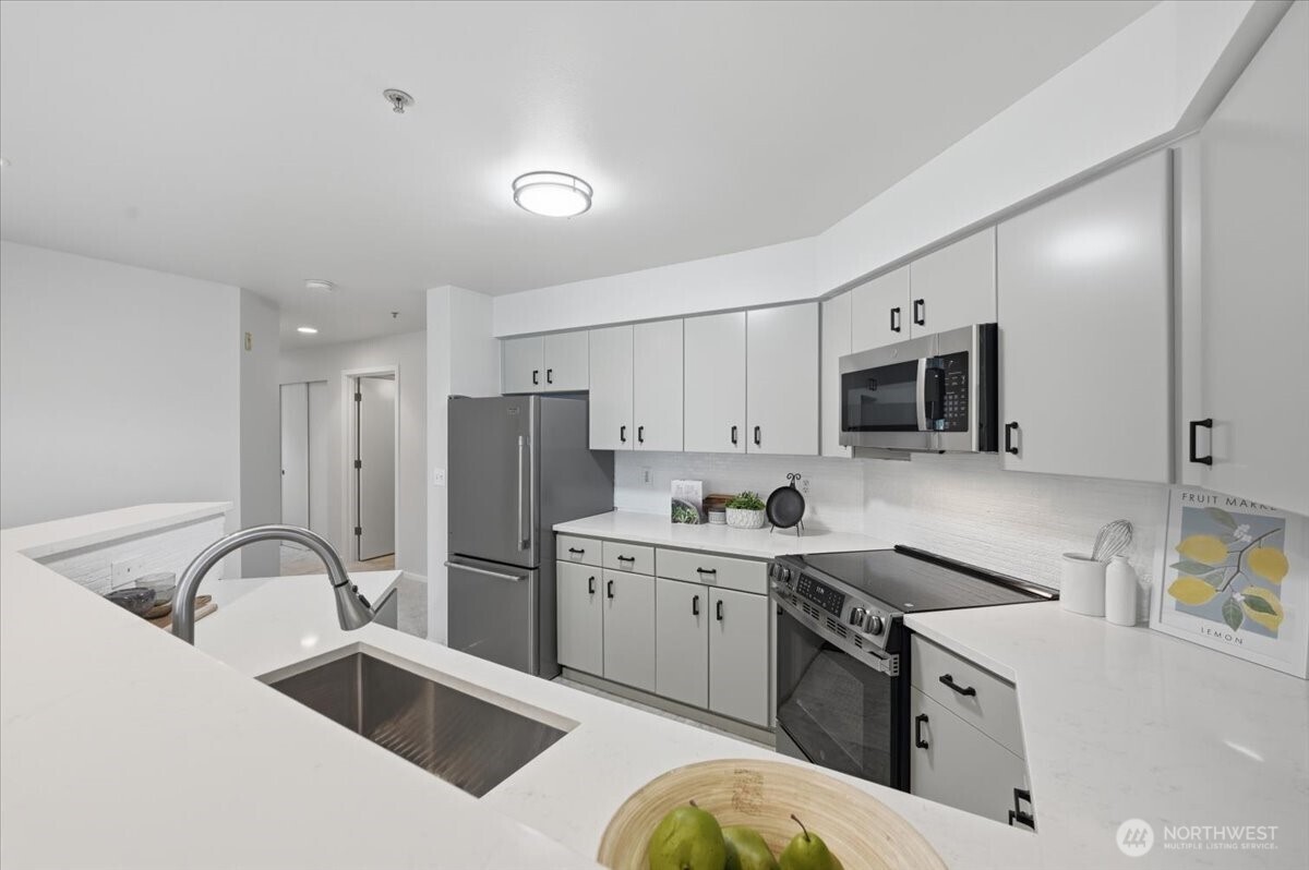 8760 Greenwood Avenue N #N308, Seattle, WA 98103