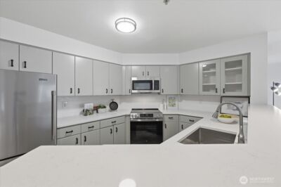 8760 Greenwood Avenue N #N308, Seattle, WA 98103 - Photo 5