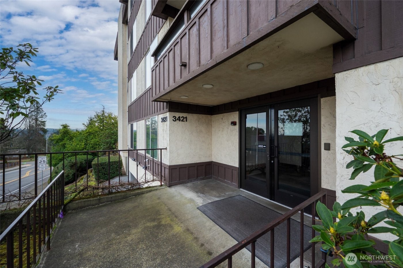 3421 SW Roxbury Street #401, Seattle, WA 98126