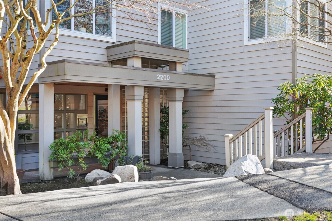 2200 Thorndyke Avenue W #402, Seattle, WA 98199