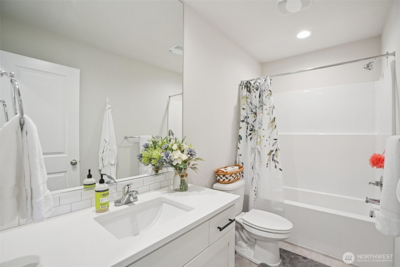 8735 S 3rd Street , Ridgefield, WA 98642