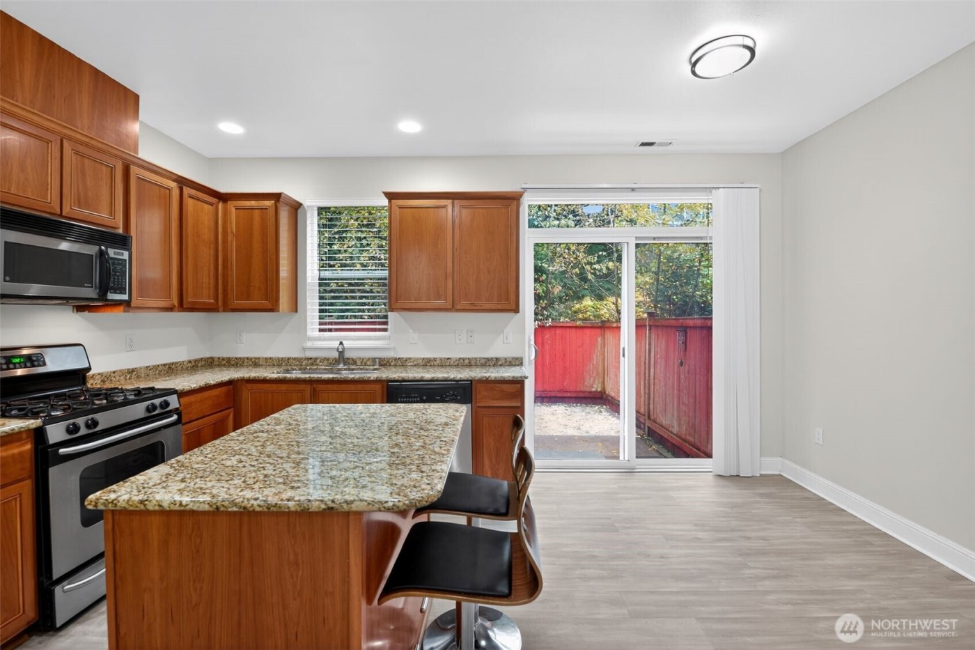 28700 34th Avenue S #F3, Auburn, WA 98001