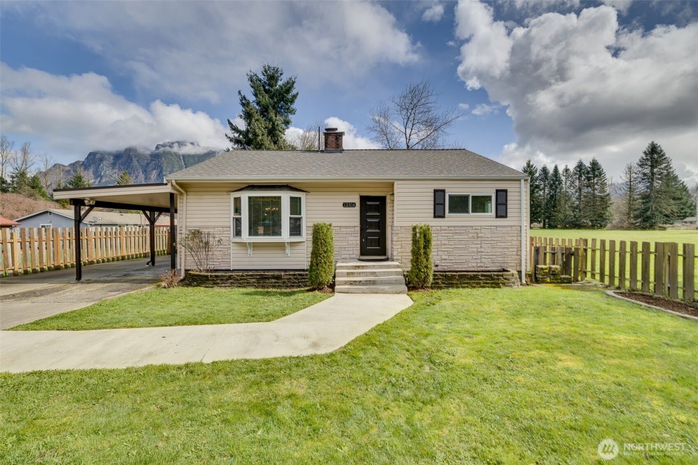 12316 412th Avenue SE, North Bend, WA 98045