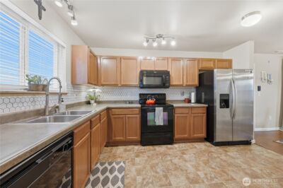 2208 116th Drive SE, Lake Stevens, WA 98258 - Photo 8