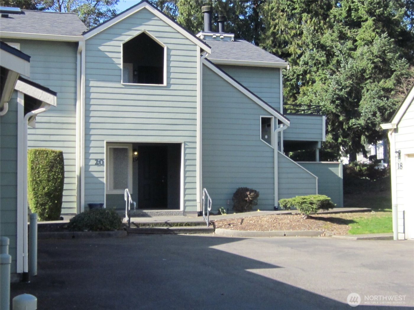 451 S 328th Street #E20, Federal Way, WA 98003