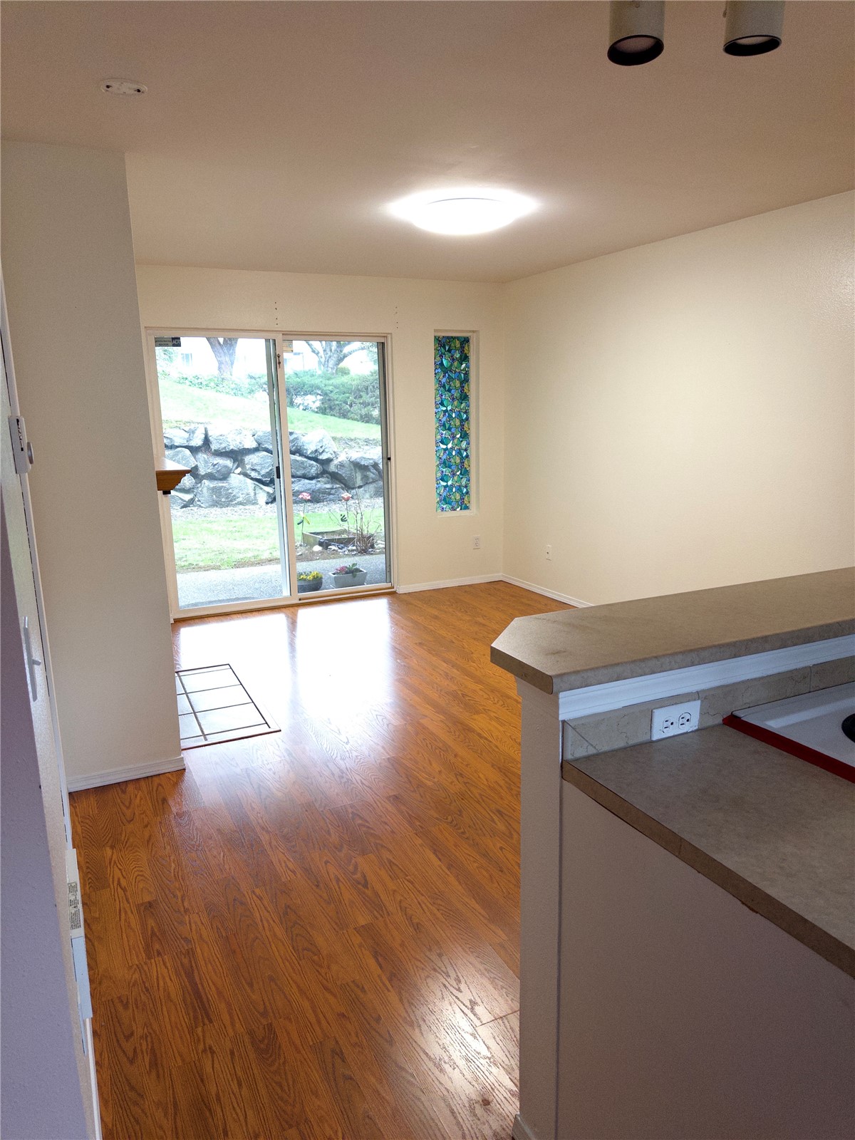 451 S 328th Street #E20, Federal Way, WA 98003