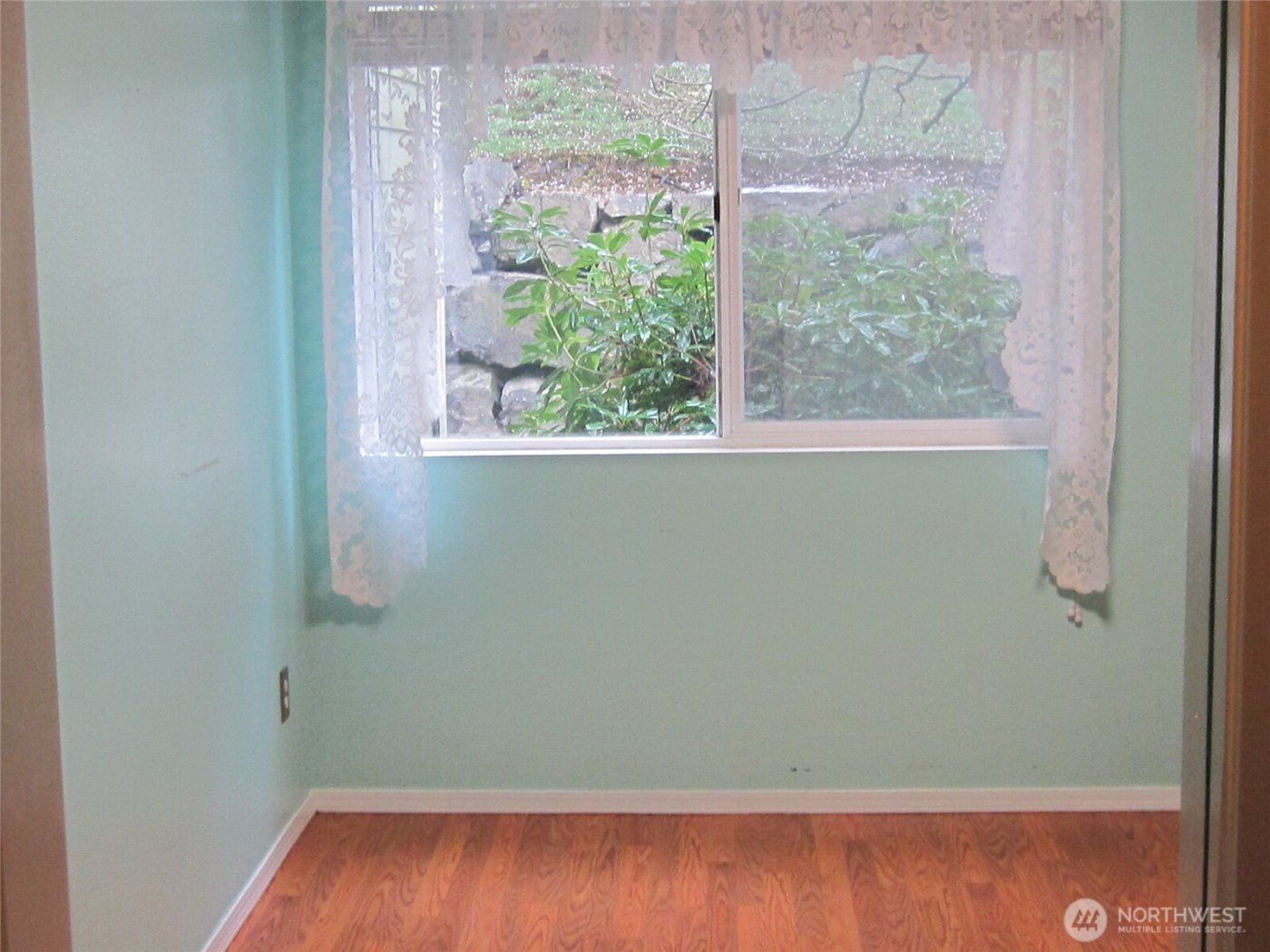 451 S 328th Street #E20, Federal Way, WA 98003