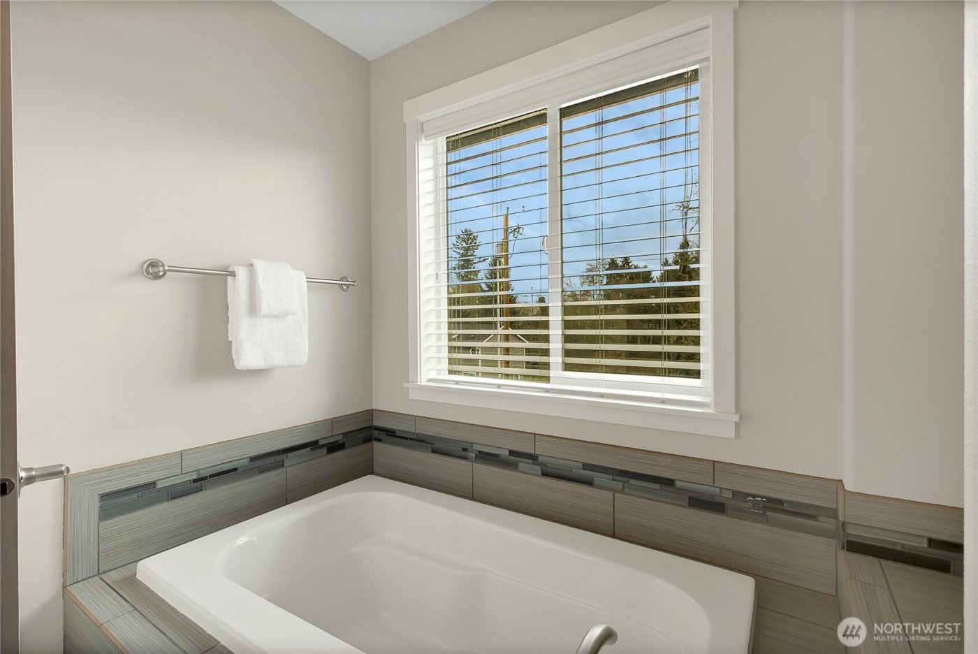 14925 Benton Loop , Sumner, WA 98390