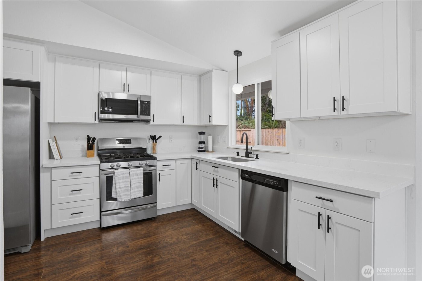 1996 Snowridge Avenue , Port Orchard, WA 98366