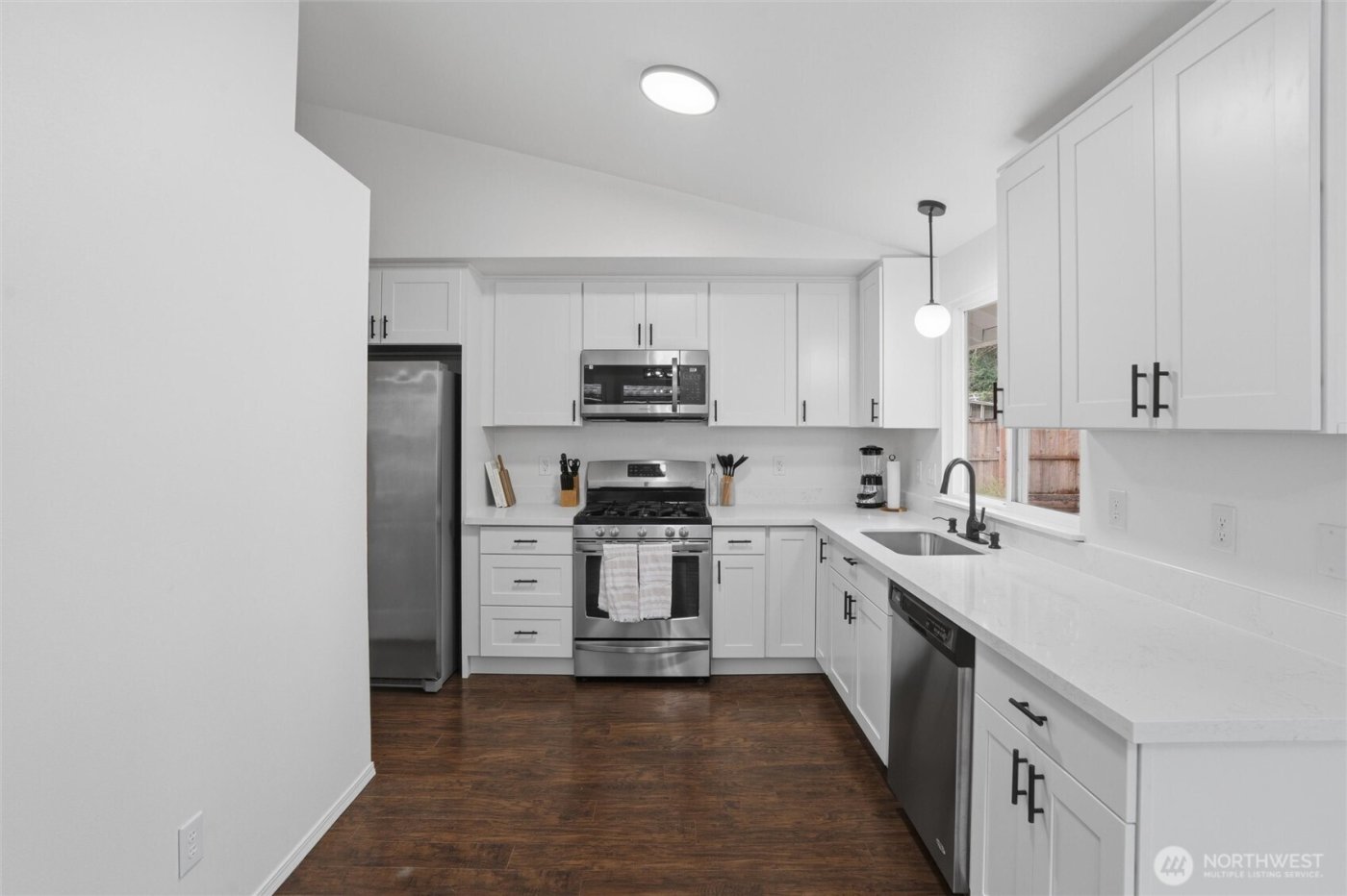 1996 Snowridge Avenue , Port Orchard, WA 98366