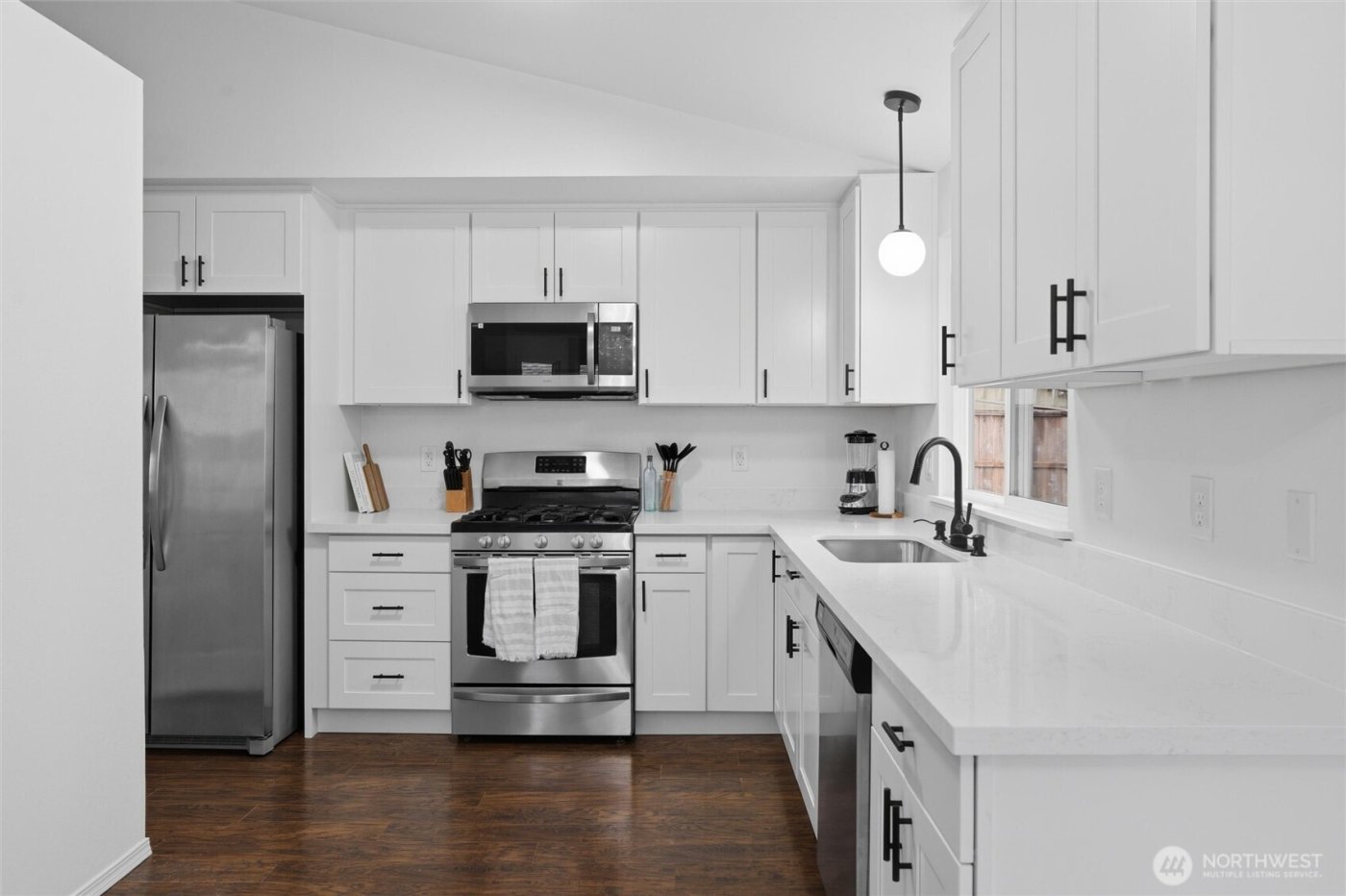 1996 Snowridge Avenue , Port Orchard, WA 98366